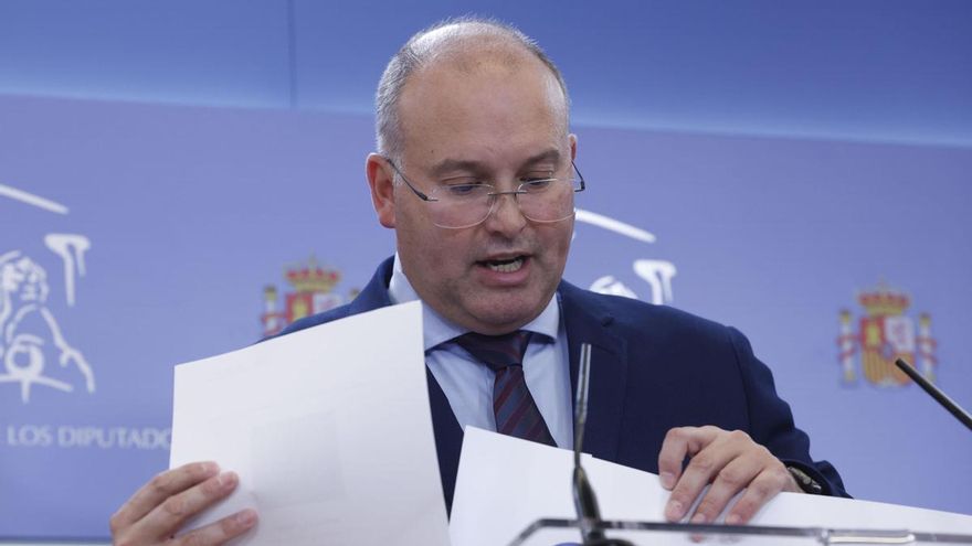 El portavoz del PP, Miguel Tellado, durante la rueda de prensa que ofreció este martes en el Congreso que acoge la reunión de la Junta de Portavoces.