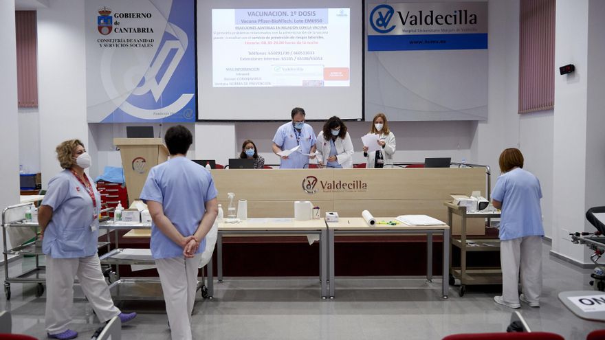 Personal sanitario en Valdecilla