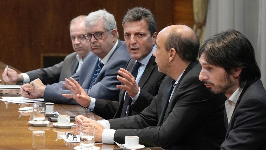 La cuarta es la vencida: ahora el equipo de Massa promete que hoy se anuncia el acuerdo con el FMI