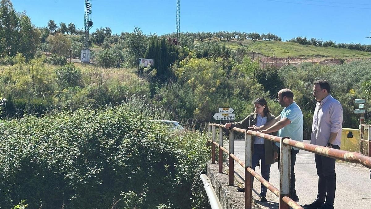 El PP critica que "el Gobierno lleva tres años engañando a los vecinos del Río Zagrilla en Priego"