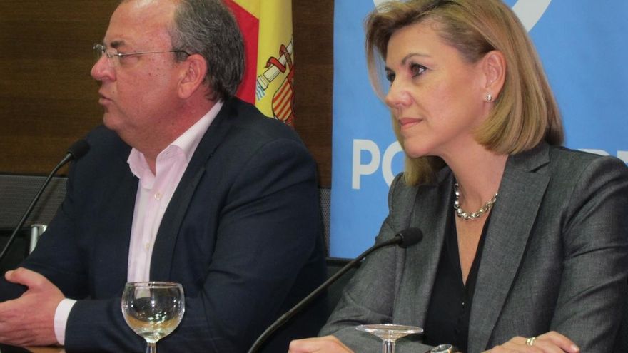 Cospedal insiste en que el pacto PSOE-Ciudadanos "es un engaño" porque no permite ni la investidura ni el Gobierno