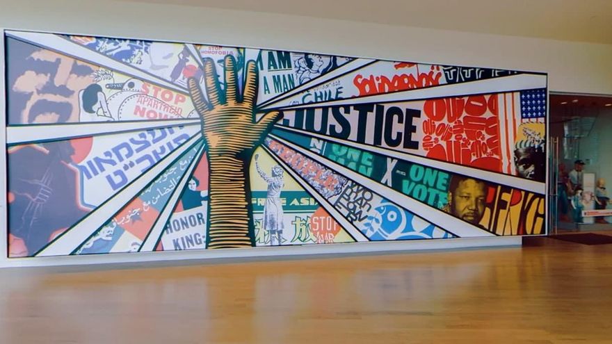 Mural situado en la entrada del Centro para los Derechos Civiles y Humanos de Atlanta, donde representantes demócratas han grabado varios mensajes para estas últimas elecciones