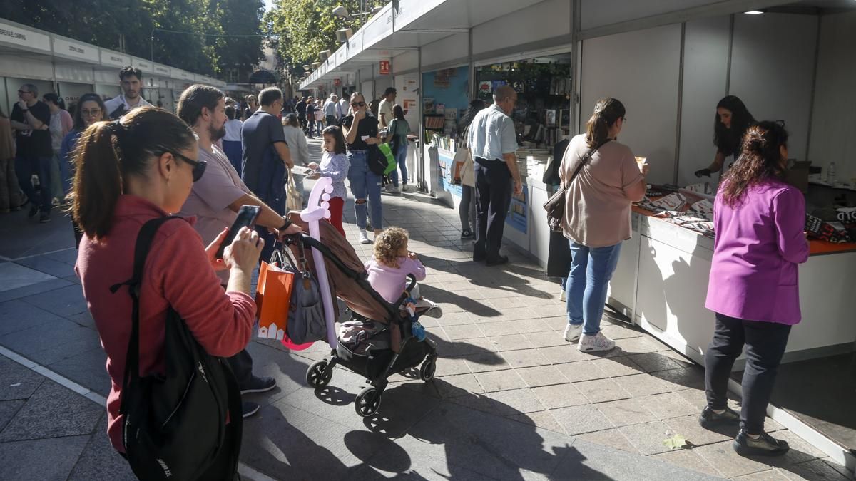 Regalo de pastel cordobés por comprar un libro en la Feria del Libro