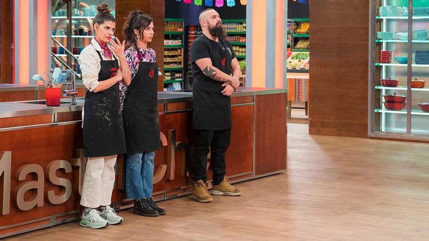 'MasterChef 11' vivió una eliminación y recibió a una nueva aspirante en una noche con dos tensos enfrentamientos