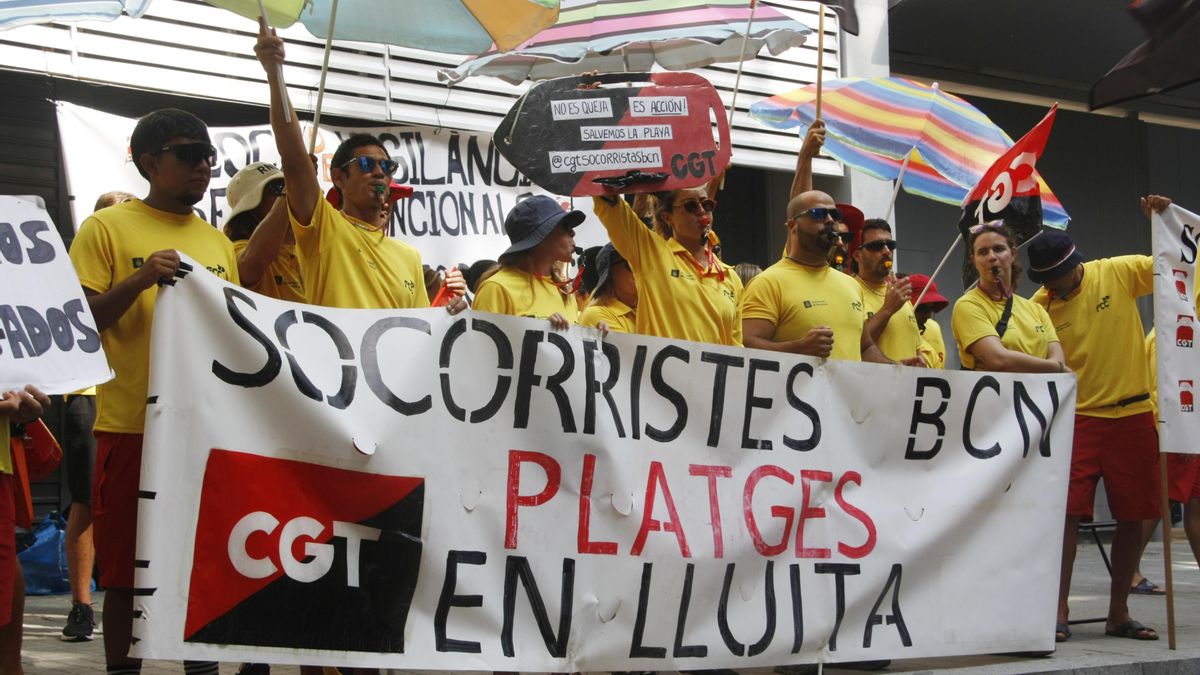 Los socorristas de las playas de Barcelona mantienen la huelga tras rechazar la propuesta del Ayuntamiento