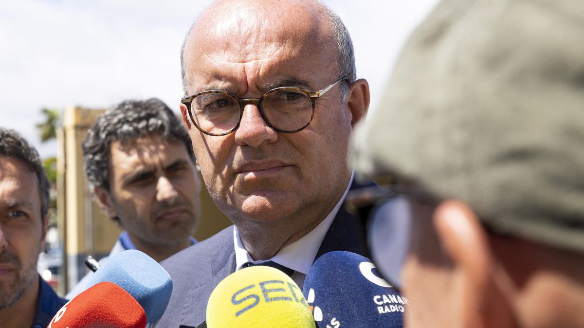 El delegado del Gobierno responde a Clavijo: el repunte migratorio estaba "previsto" y este 2026 las llegadas han caído un 30%