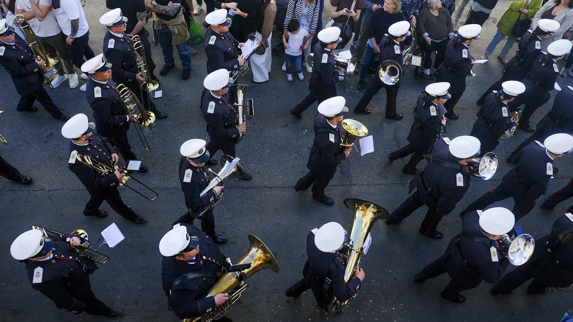 La estación de penitencia del Buen Suceso, en imágenes