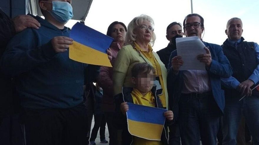 Concentración de apoyo y solidaridad de vecinos y vecinas de Santa Bárbara hacia Tamara, ucraniana residente en Toledo