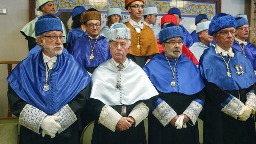 Carlos S. Campillo / En la imagen (IaD) los exrectores de la ULE, Juan Manuel Nieto, Julio César Santoyo, Ángel Penas y José Ángel Hermida, en el acto académico del 40 aniversario.