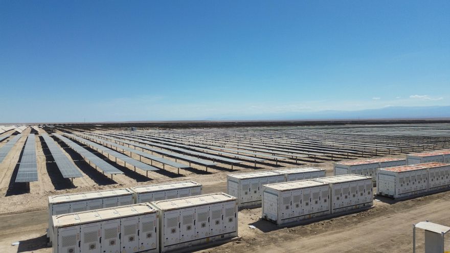 Inauguran en Chile planta solar con almacenamiento en baterías más grande de Latinoamérica