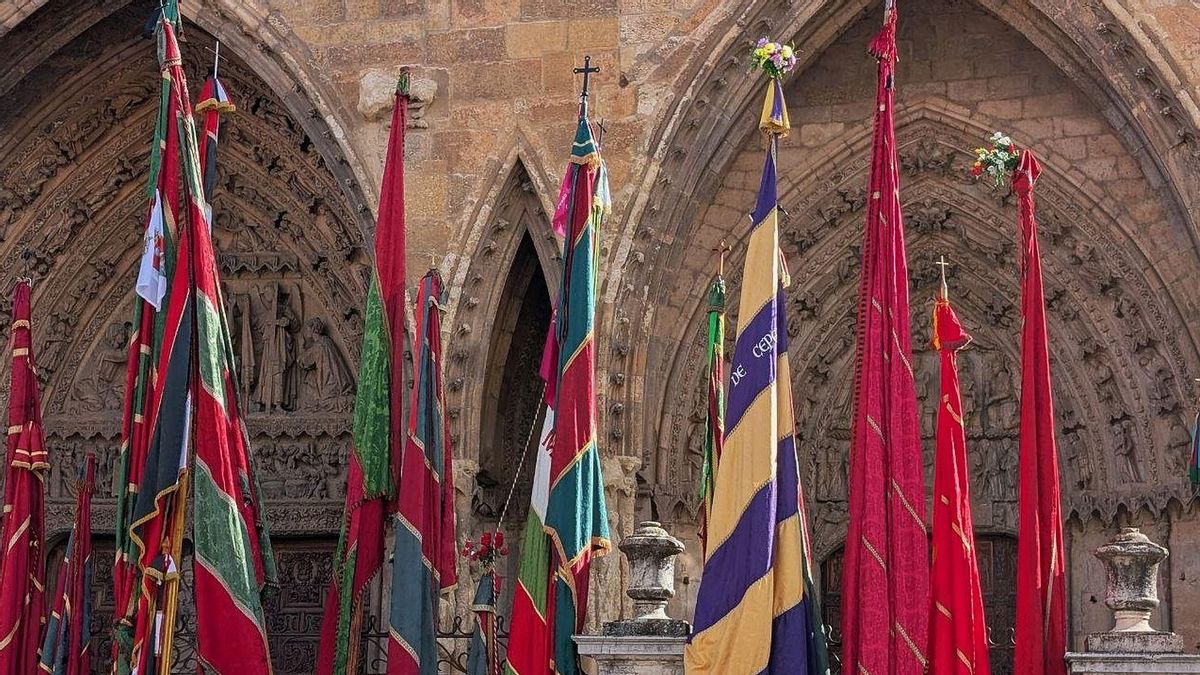 Pendones y Carros Engalanados en las Cantaderas 2026 de San Froilán