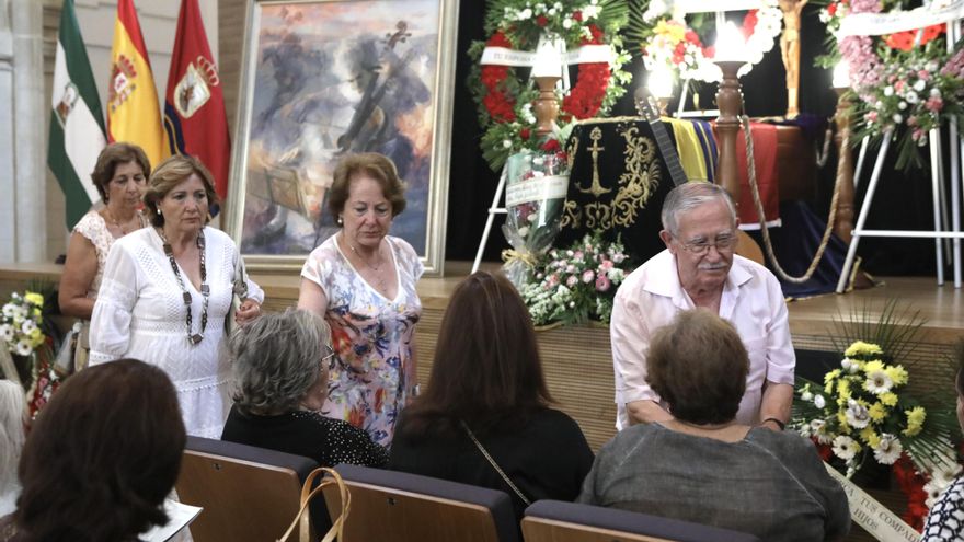 Capilla ardiente del guitarrista Manolo Sanlúcar.