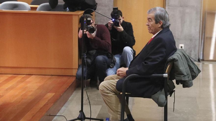 Cascos alega ante el juez que cargó a Foro comidas y eventos familiares "porque la imagen de familia es un activo"