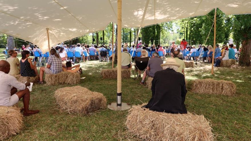 Nueve multimillonarios controlan el 90% de los medios de comunicación franceses