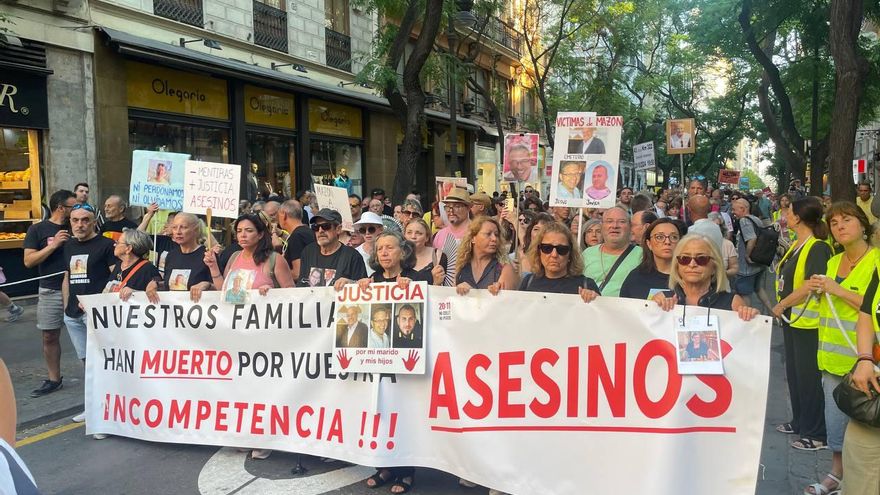 Miles de personas vuelven a exigir la dimisión de Mazón por la DANA y avisan: "Hasta que tenga la dignidad de irse"