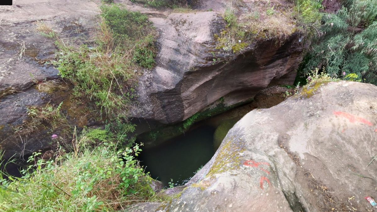 Vistas de la piscina natural de Gorg de la Mola.