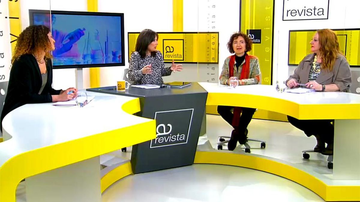 El controvertido corte y cambio de tema de una presentadora de TVG al hablar de feminismo e igualdad