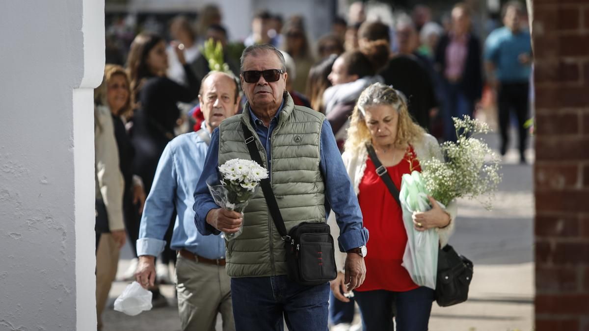 Día de Todos los Santos en el cementerio de San Rafael