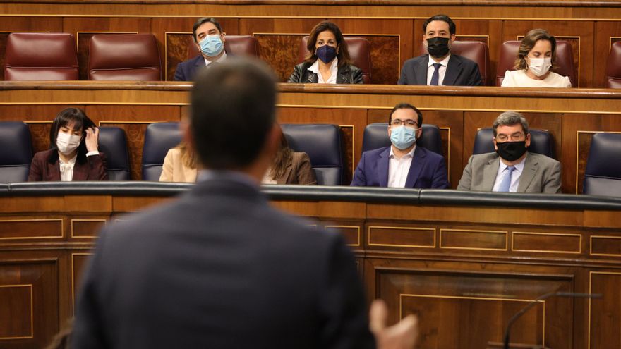 El PP arremete contra el Gobierno pese a comprometerse a apoyar el plan de Sánchez para reducir el precio de la luz