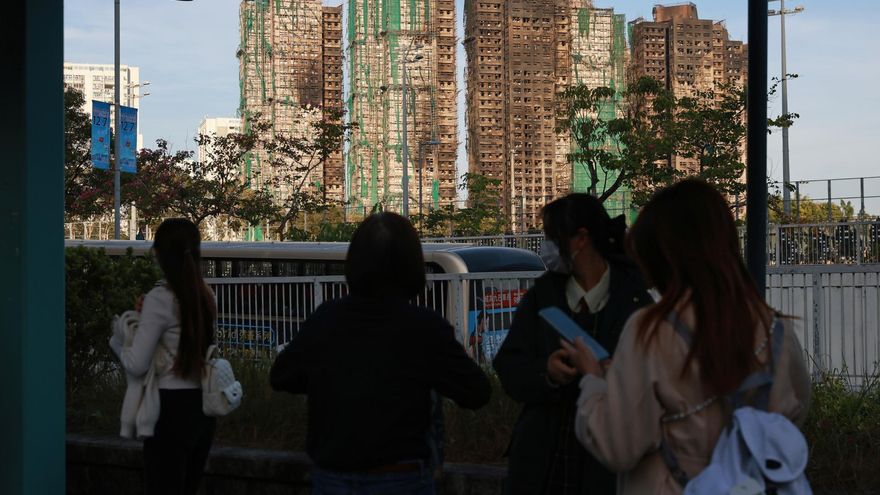 O bambu é o culpado por isso? Cresce a indignação em Hong Kong pelo incêndio mais mortal em sete décadas