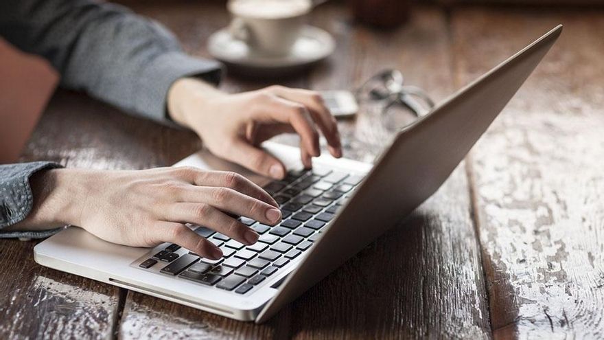 Autorizan aumentos de entre 5% y 7,5% para telefonía fija, internet y TV paga