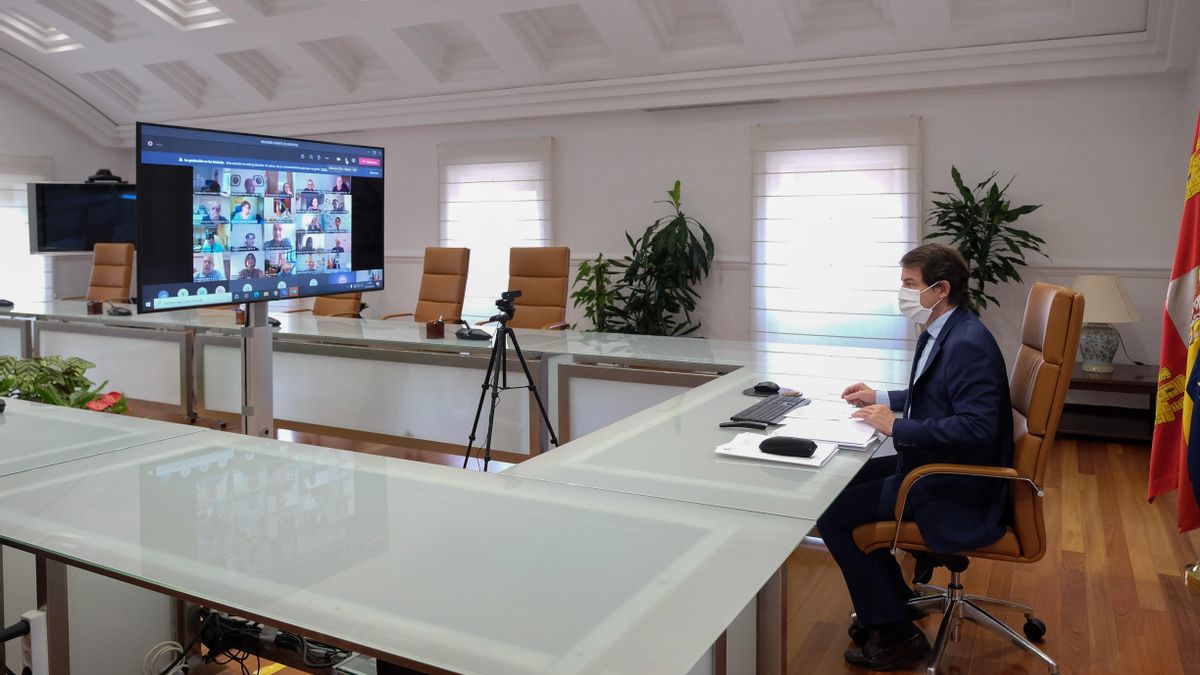 El presidente de la Junta, Alfonso Fernández Mañueco, durante la reunión telemática.