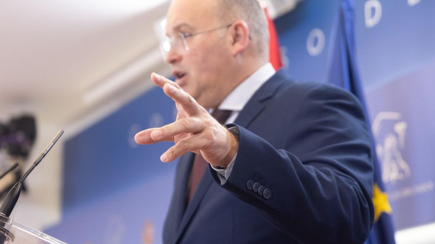 Archivo - El portavoz del PP en el Congreso de los Diputados, Miguel Tellado, durante una rueda de prensa