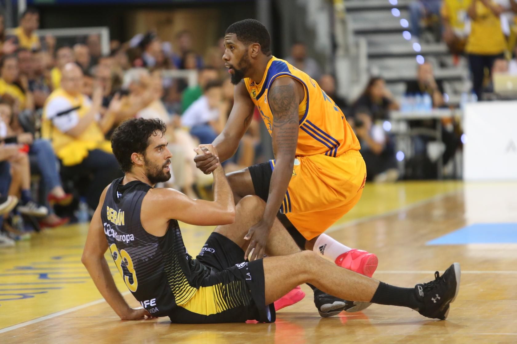 Imágenes del encuentro entre Herbalife Gran Canaria - Iberostar Tenerife. Alejandro Ramos.