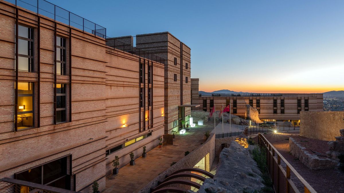 La transformación en hotel, la última batalla que libran los castillos españoles