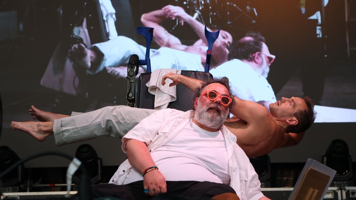 Bob Pop muestra su presente cuerpo en Rivas: "Escribir es la única forma que tengo de pensar"