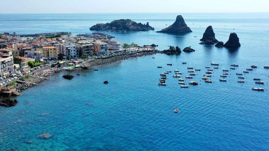 Aci Trezza: el pueblo de pescadores siciliano que inspiró la huida de Ulises del cíclope Polifemo