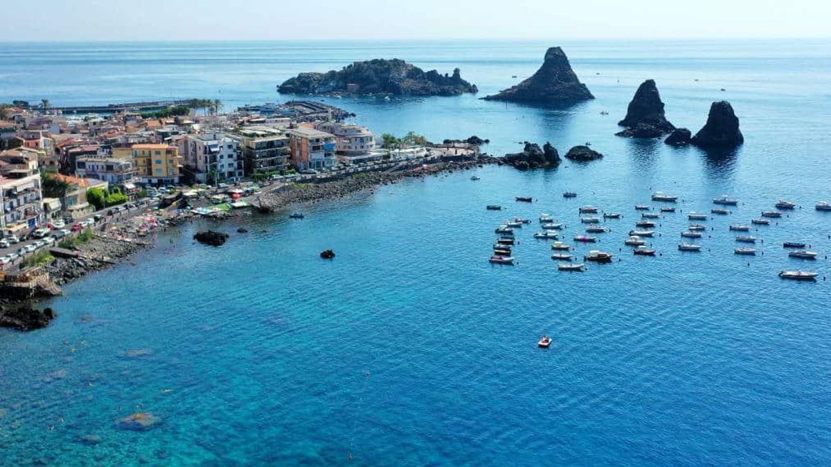 Aci Trezza: el pueblo de pescadores siciliano que inspiró la huida de Ulises del cíclope Polifemo