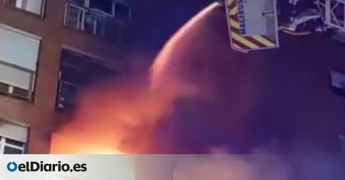 Un incendio en una vivienda de Puente de Vallecas deja cinco personas atendidas por inhalación de humo