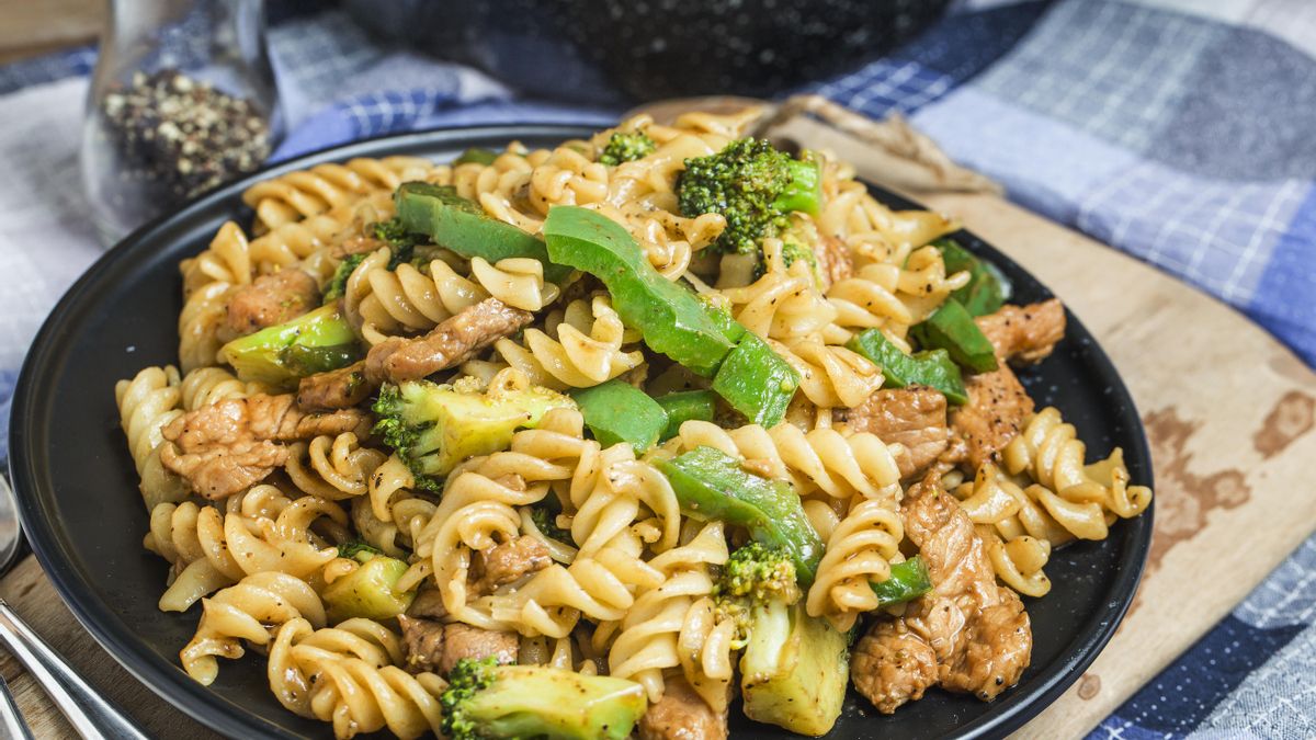 Introducir el pollo en las ensaladas de pasta fría también puede ser una buena opción
