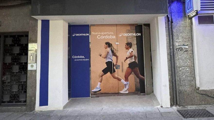 Decathlon ya publicita su nuevo espacio en el centro de Córdoba