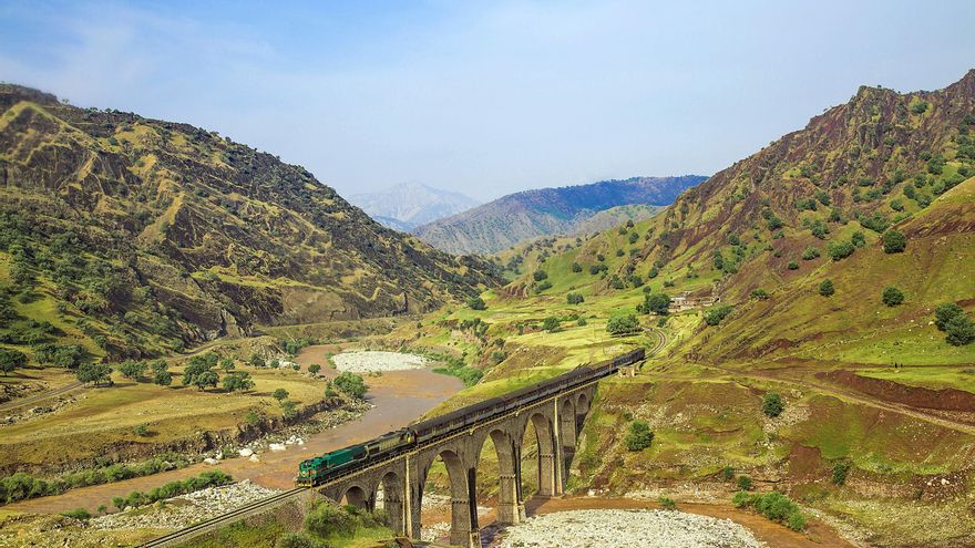 La red ferroviaria del ferrocarril Transiraní.