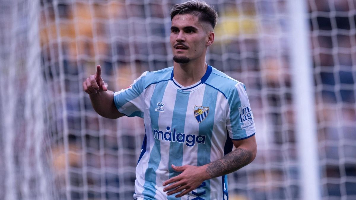 Chupete celebra un gol