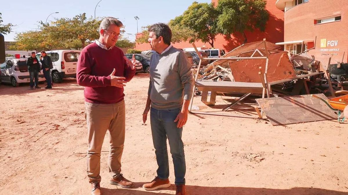 El president Carlos Mazón i el conseller Vicente Martínez Mus visiten les instal·lacions de l'empresa pública Ferrocarrils de la Generalitat Valenciana.
