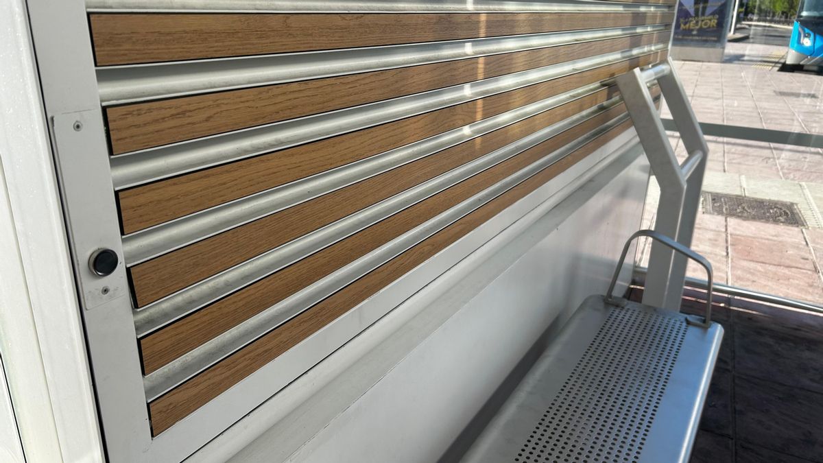 Al presionar el botón que activa el sistema en la marquesina no pasa nada