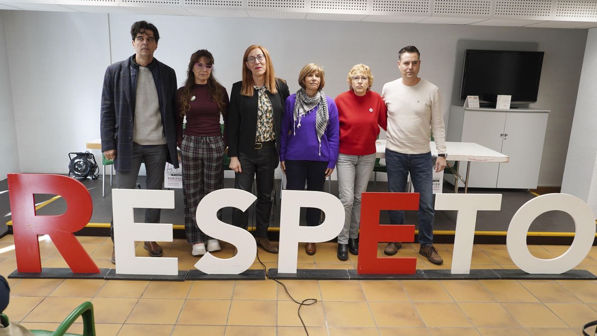 El movimiento 'Respeto', formado por asociaciones y organizaciones ciudadanas de Castilla y León, entre las que se encuentran sindicatos y partidos como PSOE, Podemos e Izquierda Unida ,presenta la convocatoria de una movilización ciudadana por los incendios en la Comunidad.