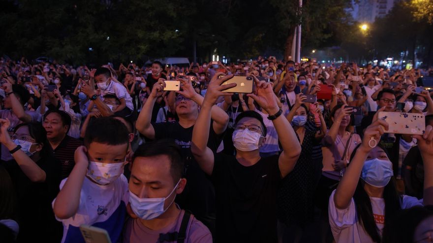 China detecta 98 nuevos casos de coronavirus, 55 de ellos por contagio local