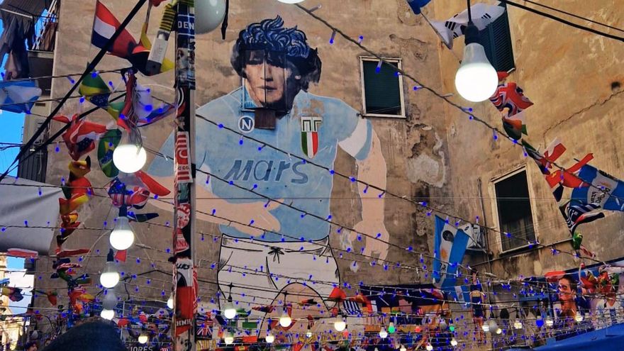 Una ruta diferente por Nápoles: las huellas de Diego Armando Maradona en la ciudad