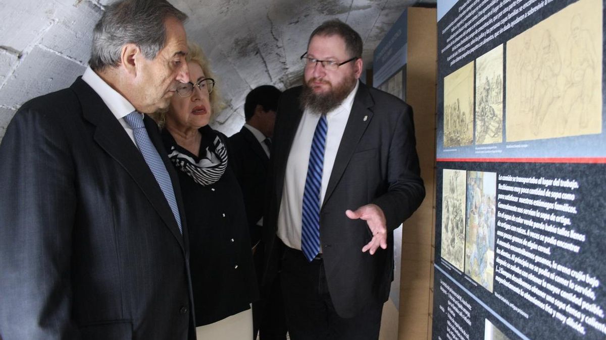 Gernika inaugura una exposición con imágenes y documentos que "salen por primera vez" de Auschwitz