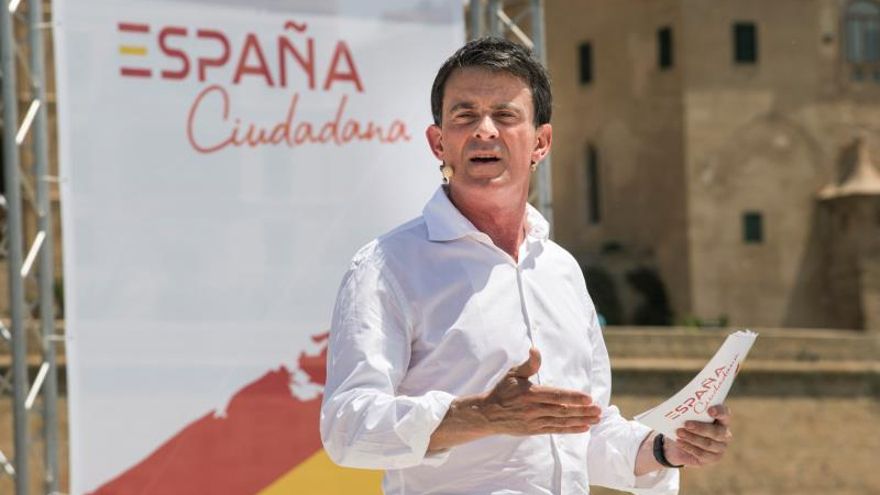 Valls se prepara para la "conquista de Barcelona", según "Paris Match"