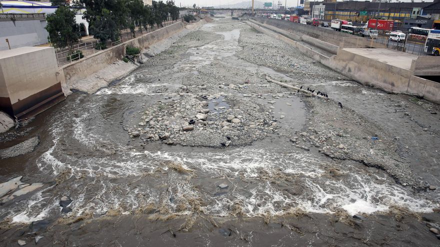 Perú declara de interés nacional recuperar el emblemático río Rímac, que atraviesa Lima