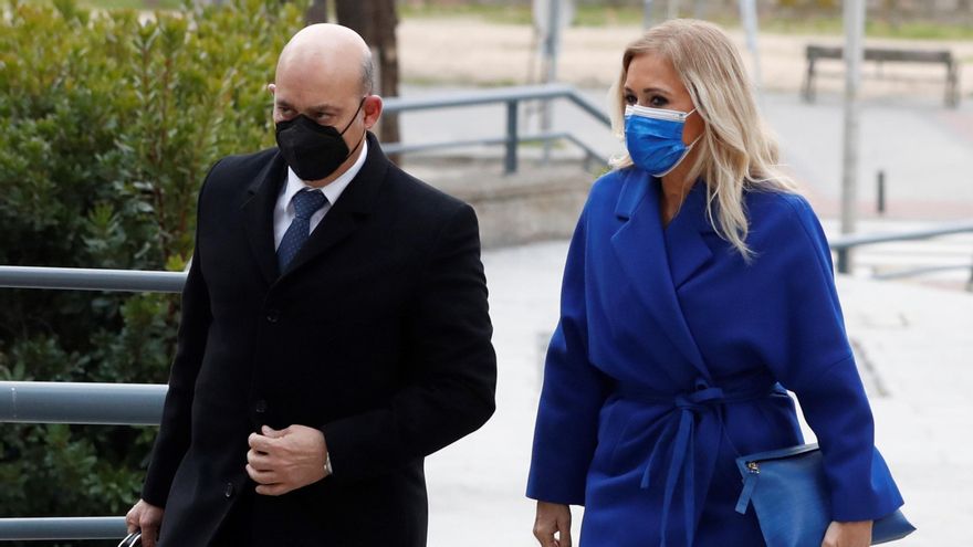 La expresidenta de la Comunidad de Madrid Cristina Cifuentes a su llegada a una de las sesiones del juicio. EFE/ J.J. Guillén/Archivo