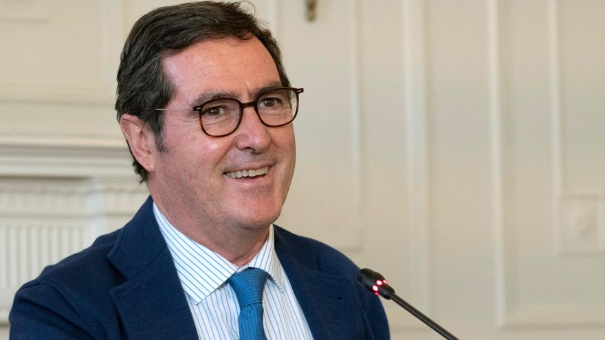 La patronal afirma que crecerá el fraude tras la subida del salario mínimo: "Habrá más economía sumergida"