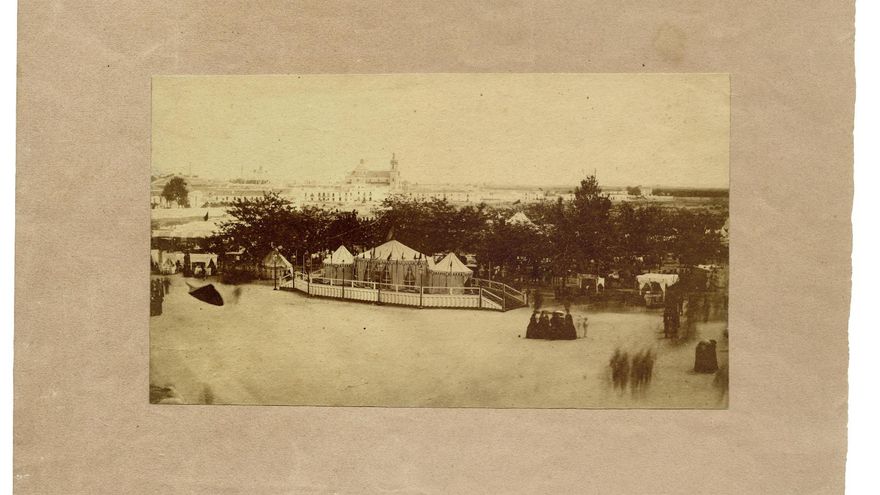 Exhiben la primera foto realizada en la Feria de Abril de Sevilla, en 1859