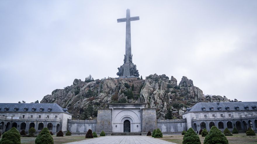 Archivo - Complejo monumental del Valle de Cuelgamuros, a 6 de diciembre de 2022, en San Lorenzo de El Escorial, Madrid (España). Los trabajos para exhumar los restos de 118 víctimas de la guerra, se reanudaron ayer, lunes, 5 de diciembre en el Valle de C