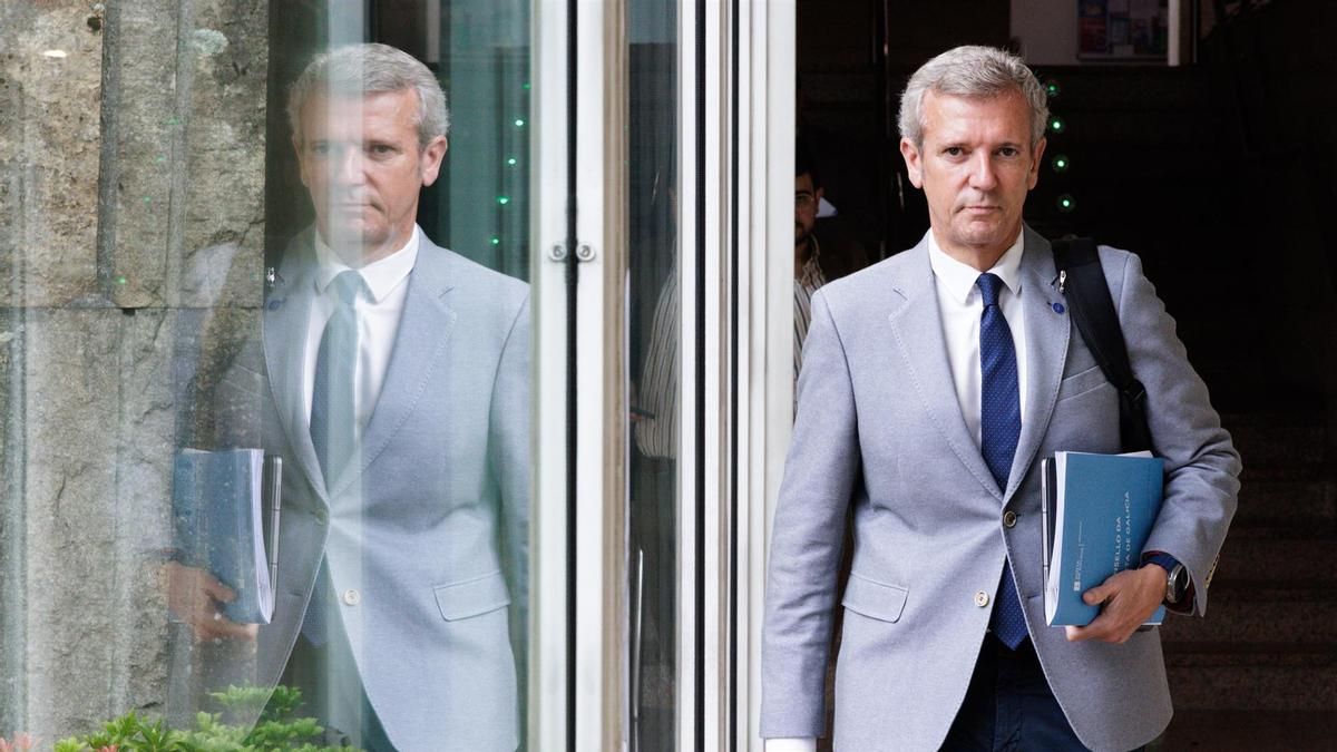 El líder del PP gallego se muestra abierto a cualquier modelo de entendimiento con Vox: "La única línea roja es Bildu"